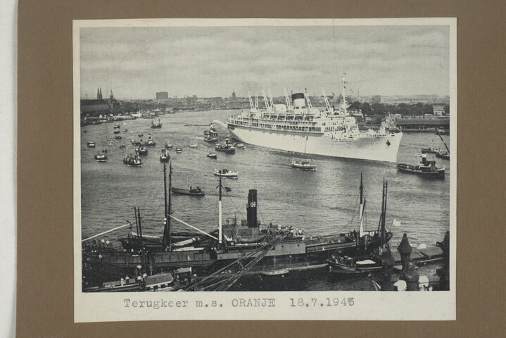 2001.1755; Omslag met vele foto's en knipsels van meest bergingsactiviteiten door Reederij v/h Gebroeders Goedkoop te Amsterdam in de periode 1929 / 1949; omslag