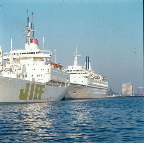 S.9100(7001); Dia van het Noorse cruiseschip Royal Viking Star van de Royal Viking Line [...]; diapositief