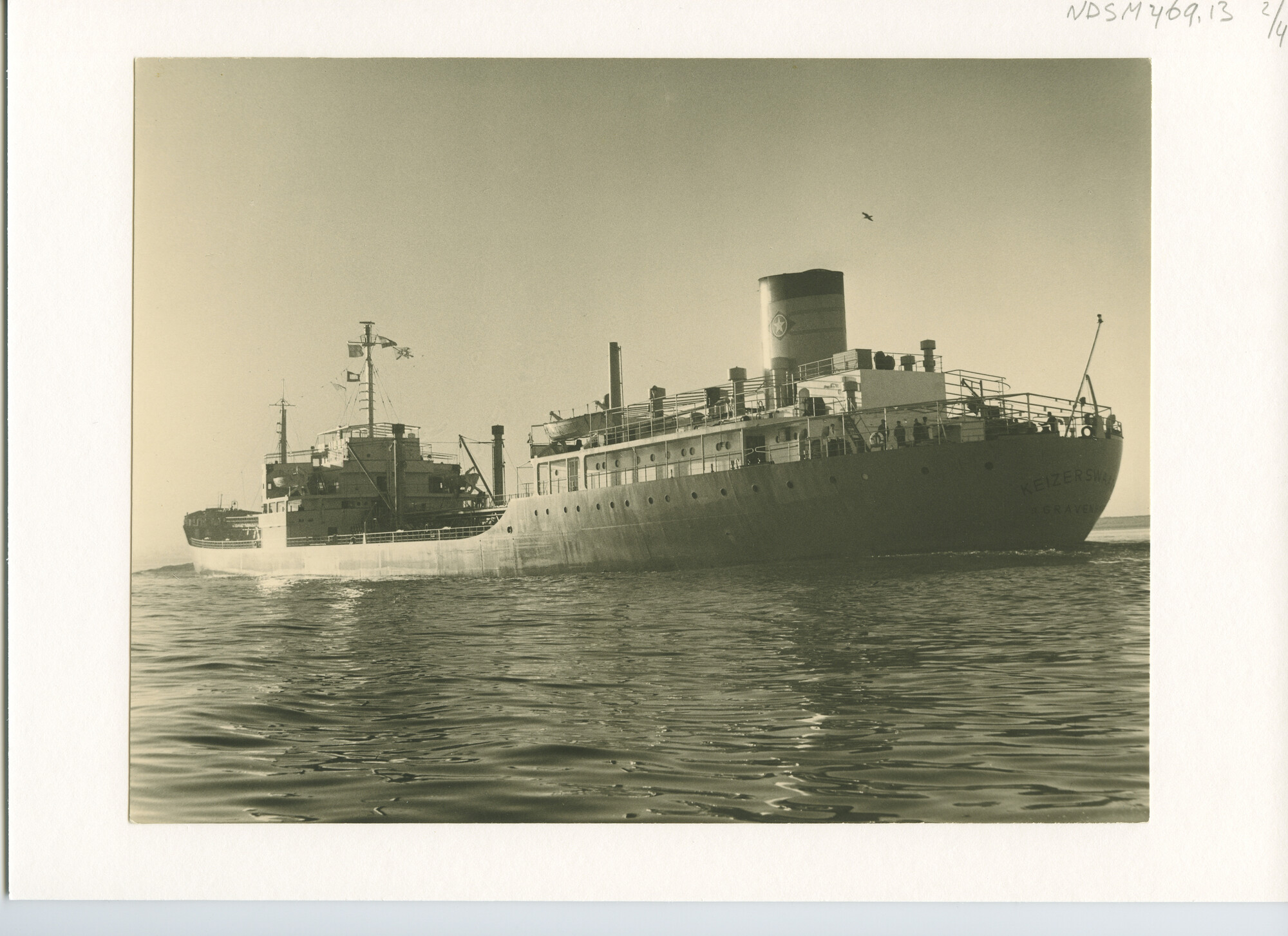 S.5444(2640)2; Foto van de tanker ms. Keizerswaard van de Vereenige Nederlandse Tankvaartrederij; foto