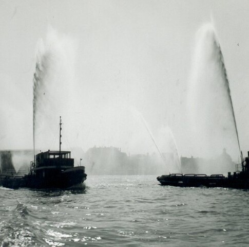 2001.1656; Brandblusshow op het IJ; fotoreportage