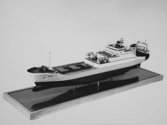 1994.5100; Model van de hektrawler Frank Bonefaas; scheepsmodel