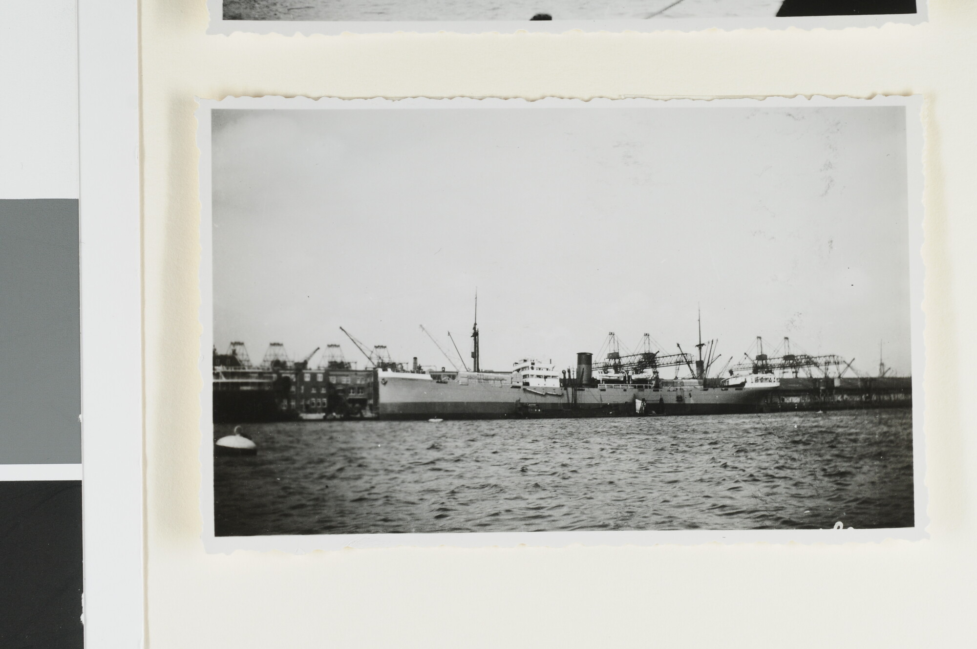 S.4380(04)415; Foto's van het vrachtschip ss. Salawati; fotoreportage