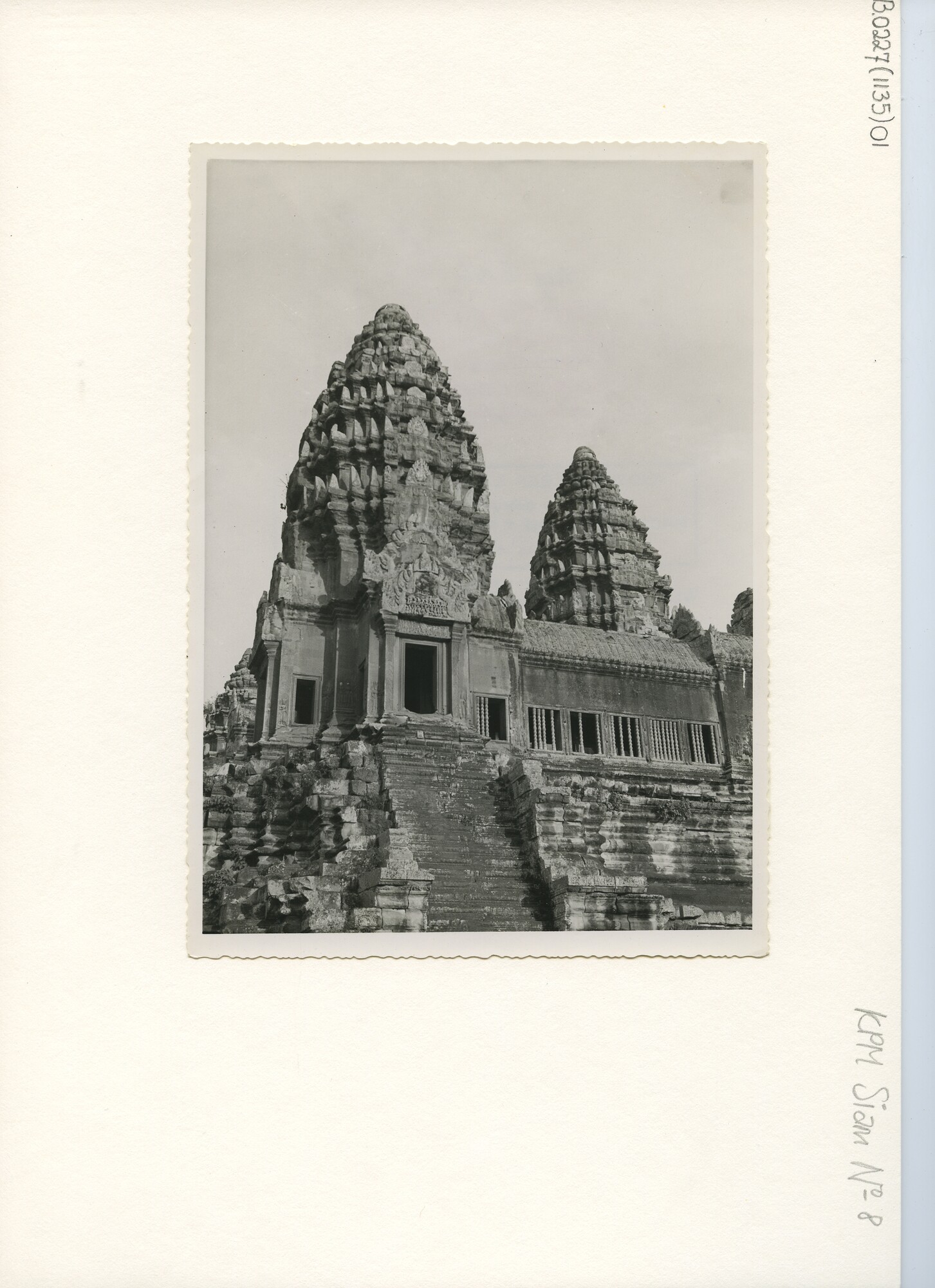 B.0227(1135)01; Foto van het Tempelcomplex in Angor Wat; foto