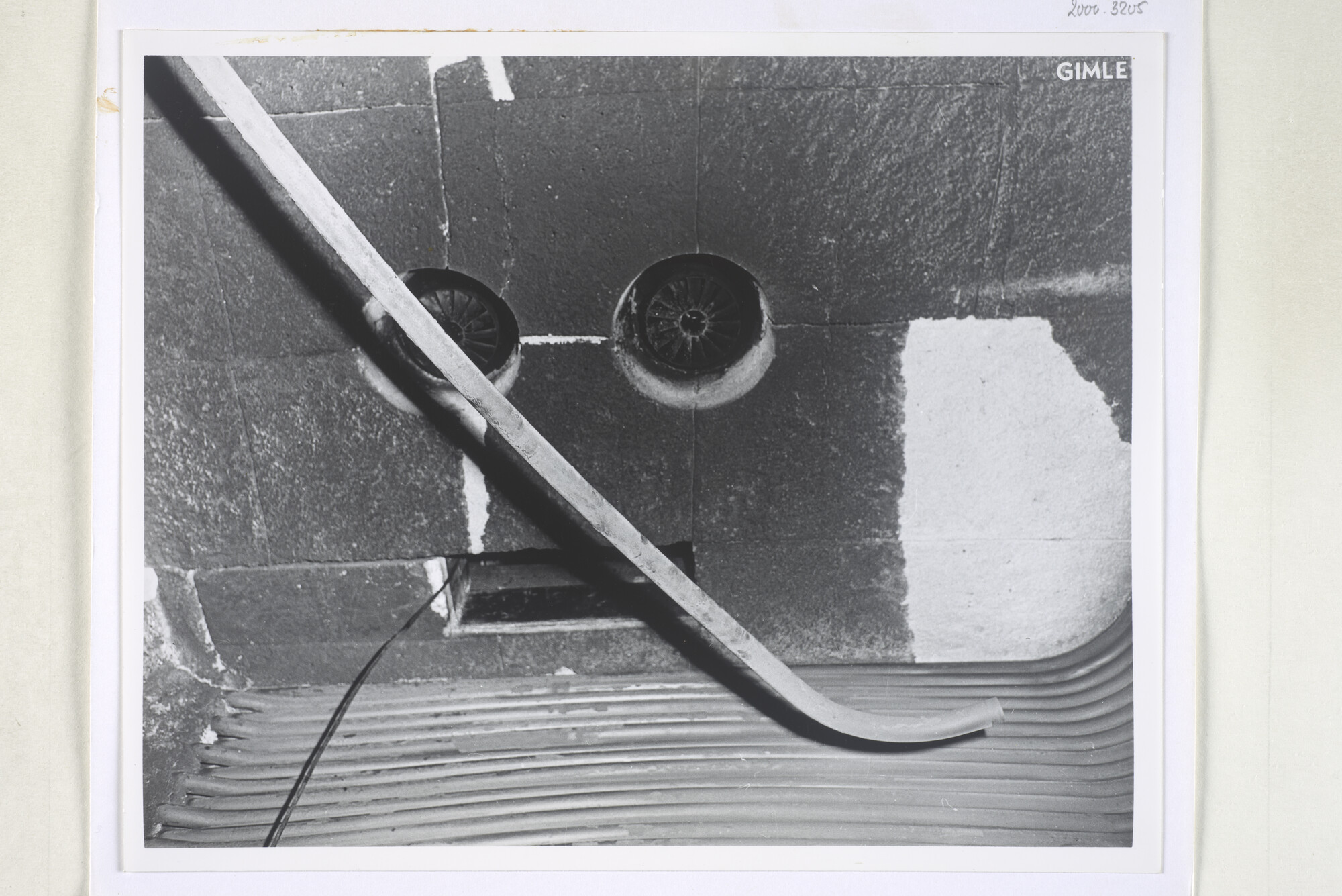 2000.3205; (Schade)fotos van beschadigingen aan de voortstuwingsinstallatie van de [...]; fotoreportage