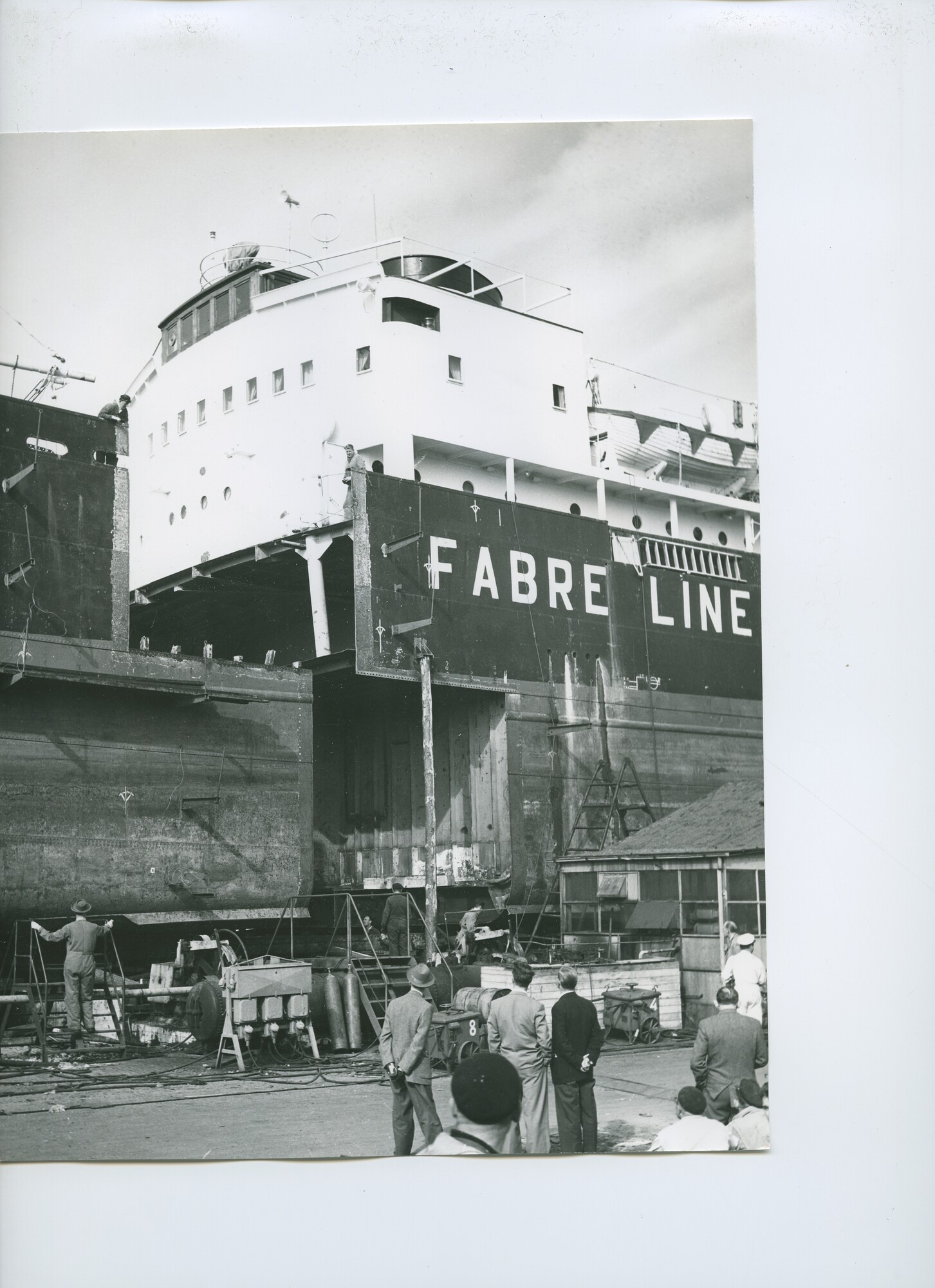 S.5621(01)0828; Foto van verlenging ms. "Michigan" (13 meter langer) op de Oranje Werf in 1958.; foto