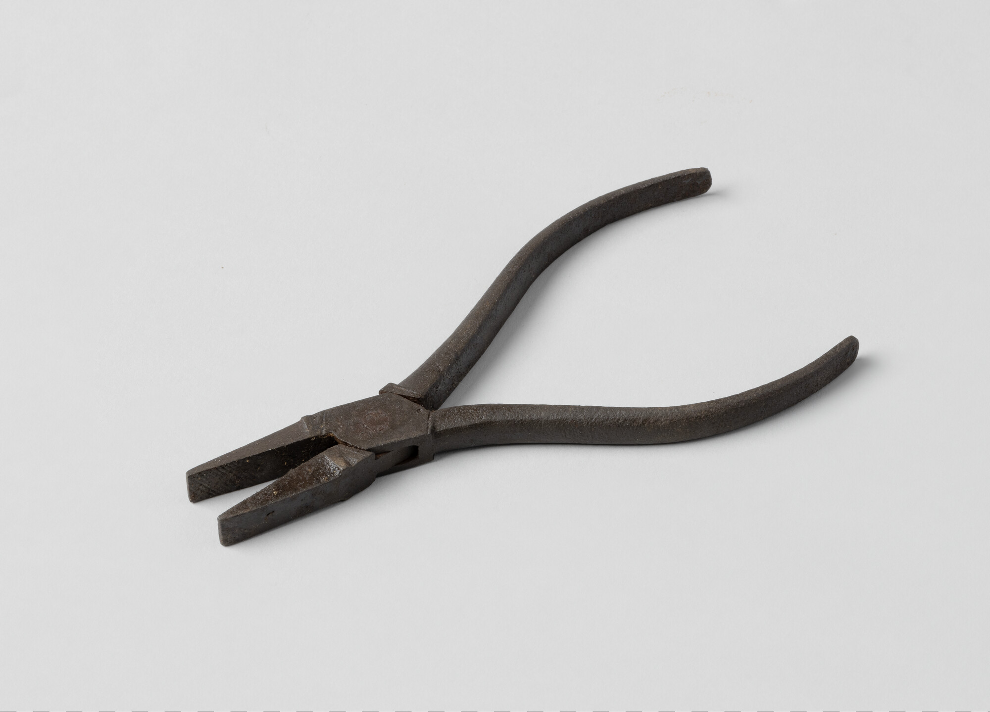 S.5518(05); Platbektang; tang