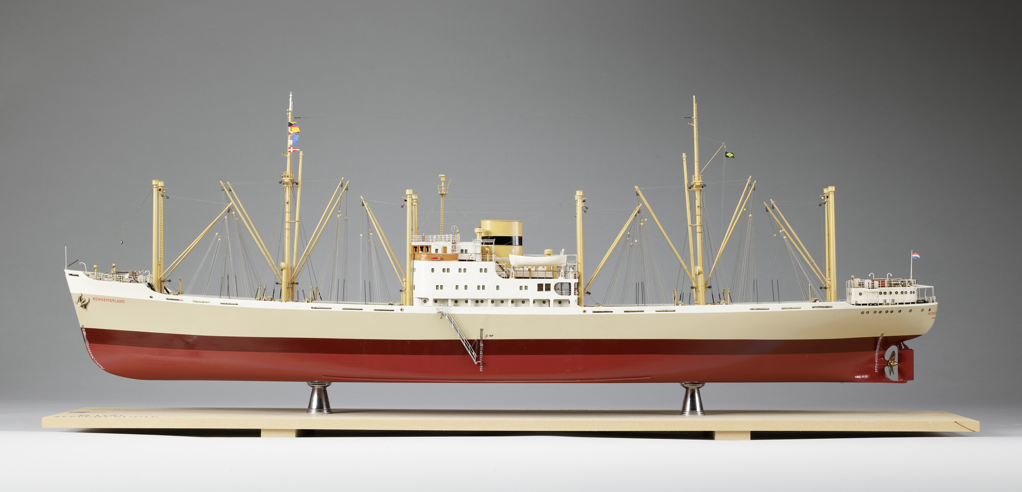 2008.0279; Model van het ms. Kennemerland; scheepsmodel
