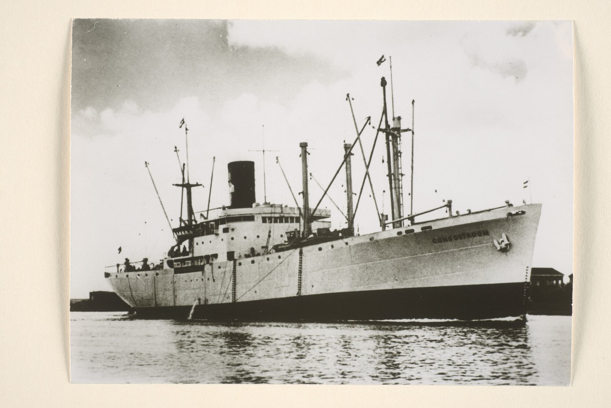 1995.6308; Het vrachtschip ms. Congostroom (ex- Cape San Lucas) van de Hollandsche Stoomboot Maatschappij; foto