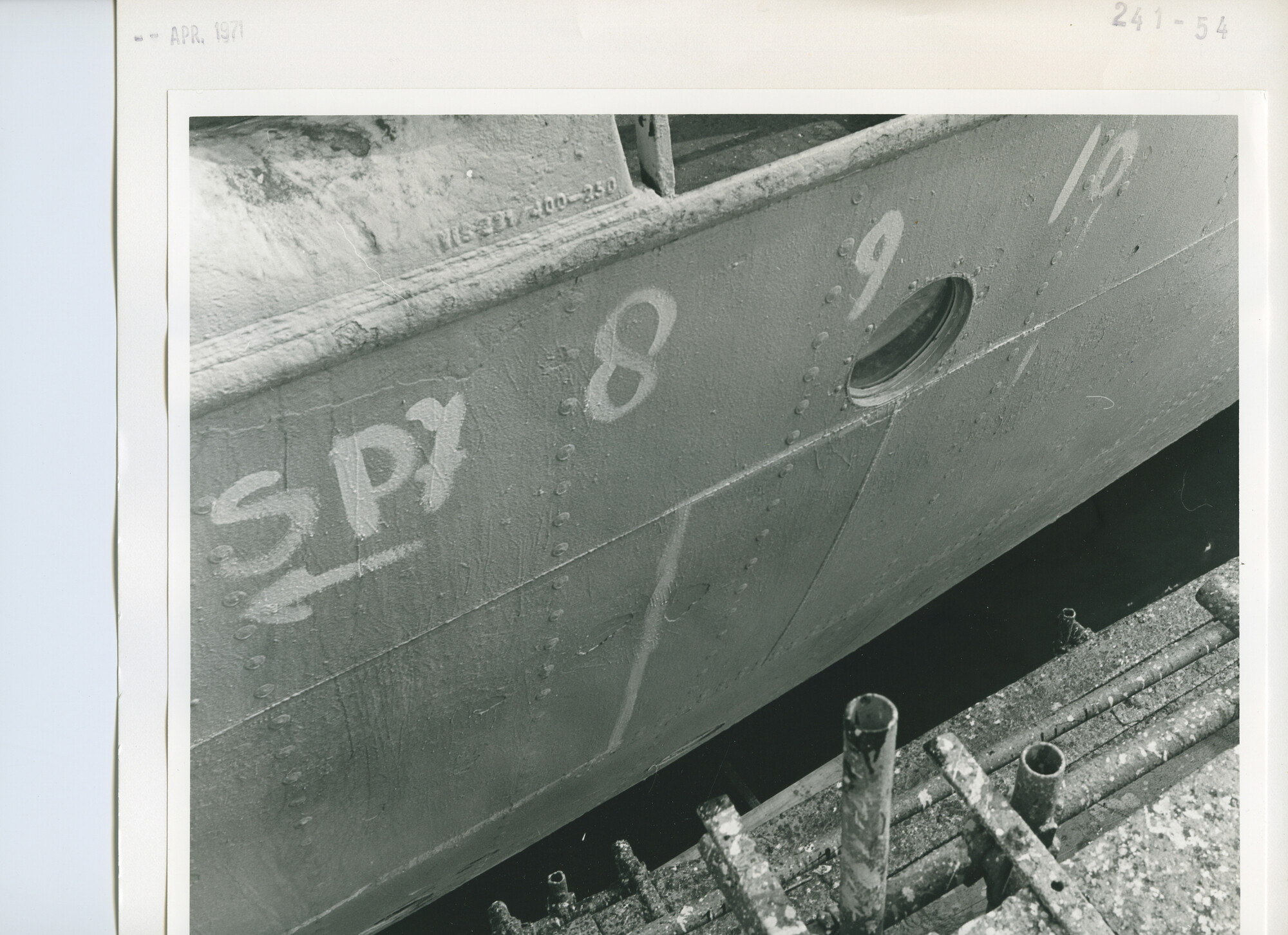 S.5444(5237)13; Foto van de reparatie van de aanvaringsschade aan het vrachtschip Tasmania; foto