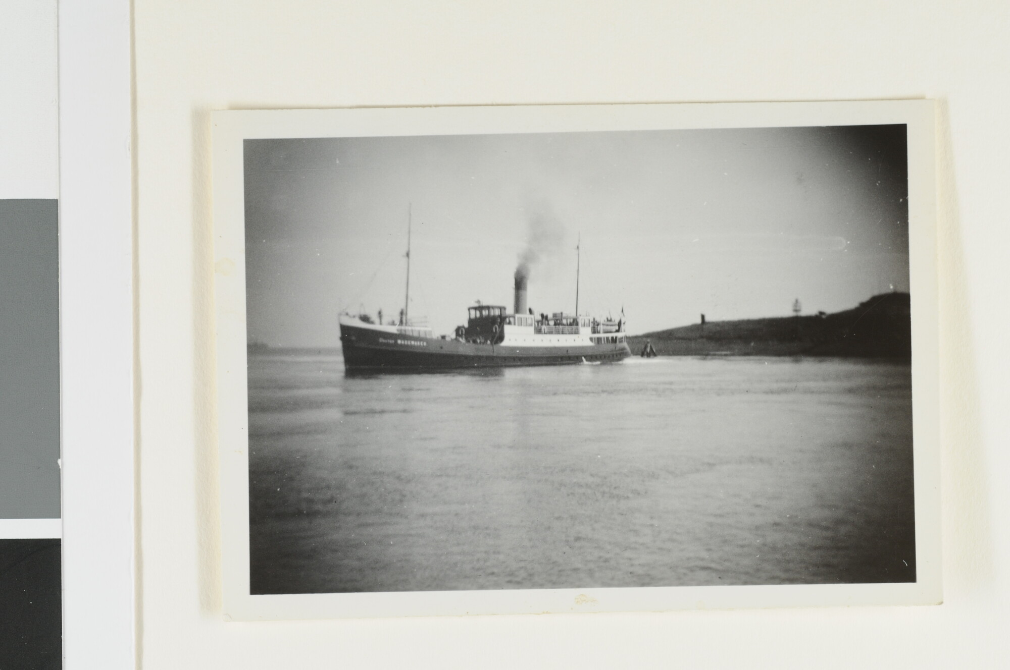 S.4380(04)639; De veerboot 'Dokter Wagemaker' van Texel's Eigen Stoomboot Onderneming (TESO); foto