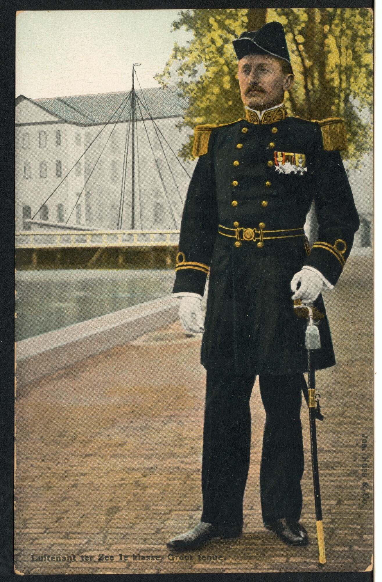 S.1710(03); Zeven kaarten met poserende militairen van verschillende rang; prentbriefkaart-serie