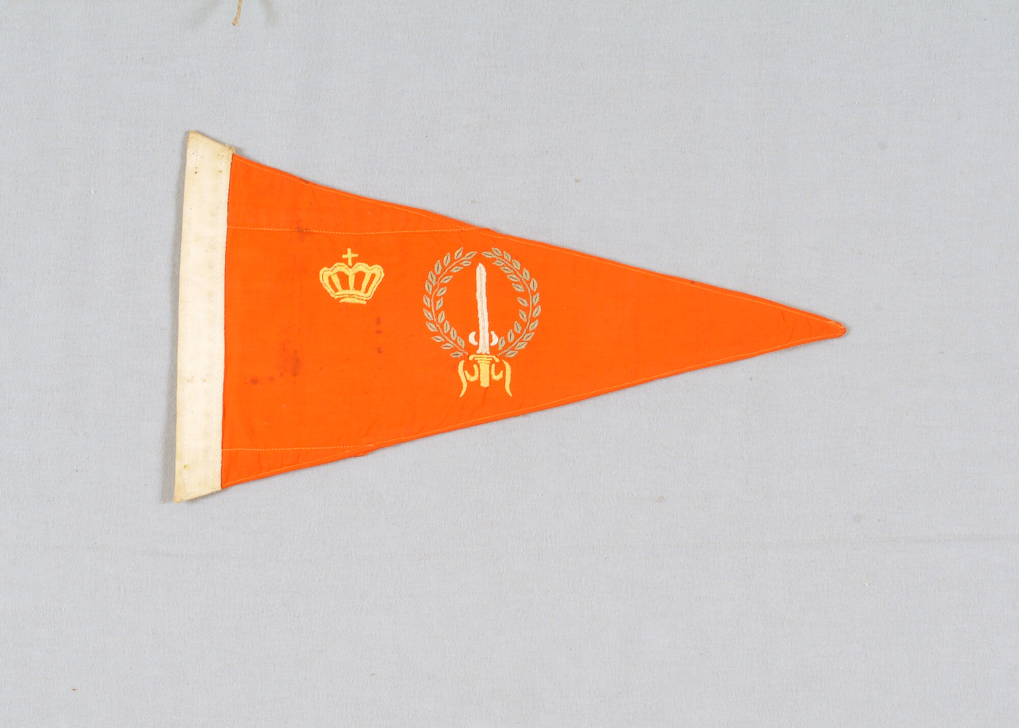 S.6702; Vaantje van de Koninklijke Zeilvereniging Tandjong Priok; vaandel