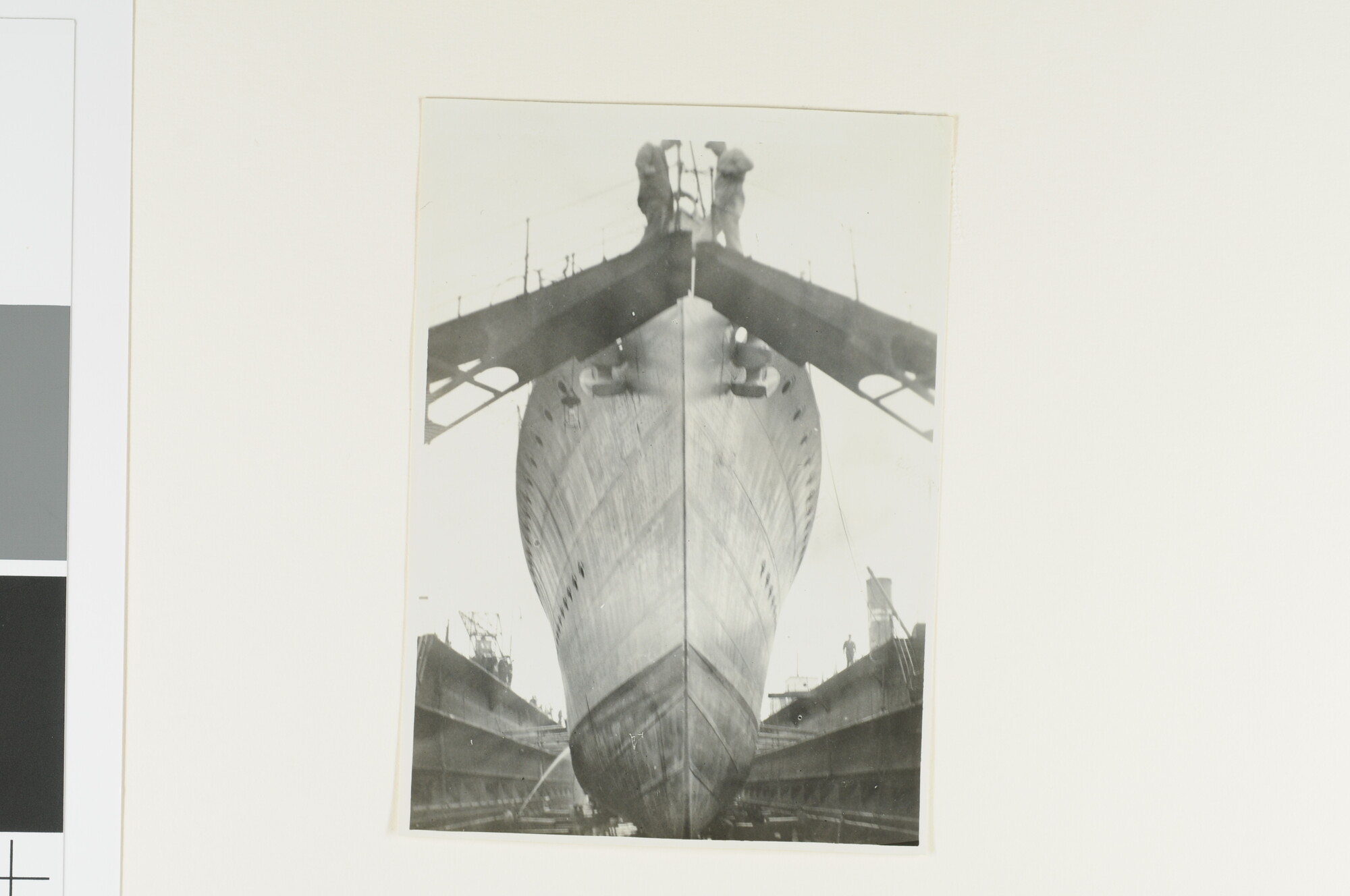 A.2867(01)035; De torpedobootjager Hr.Ms. 'Banckert' in het dok, juni 1929; foto