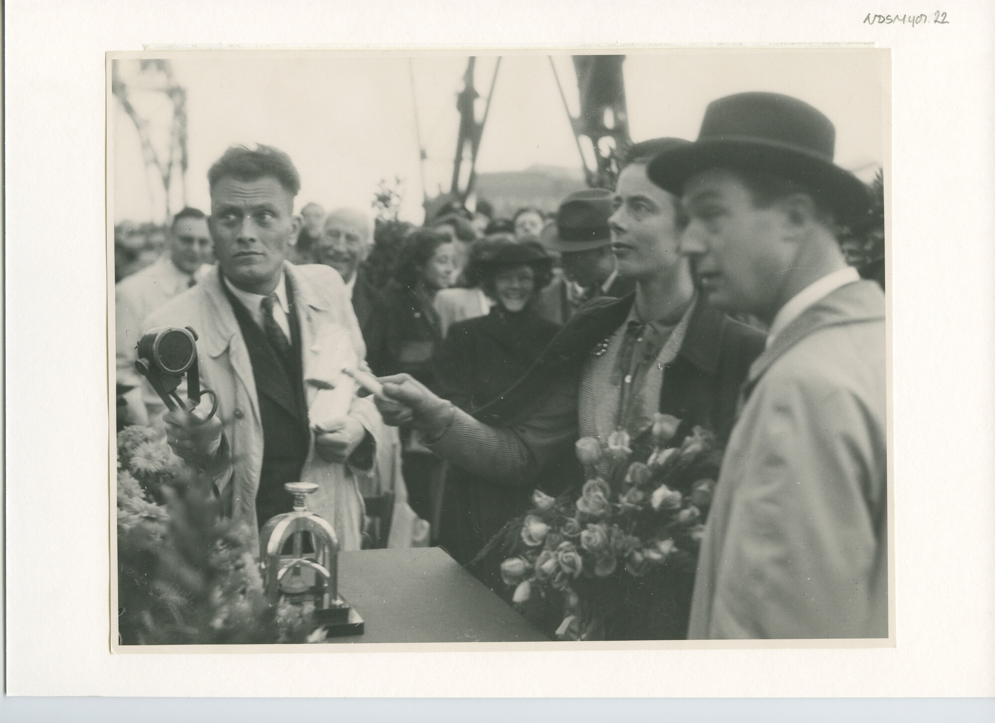 S.5444(1663); Foto van de doop van ms. Karossa voor de KPM; foto