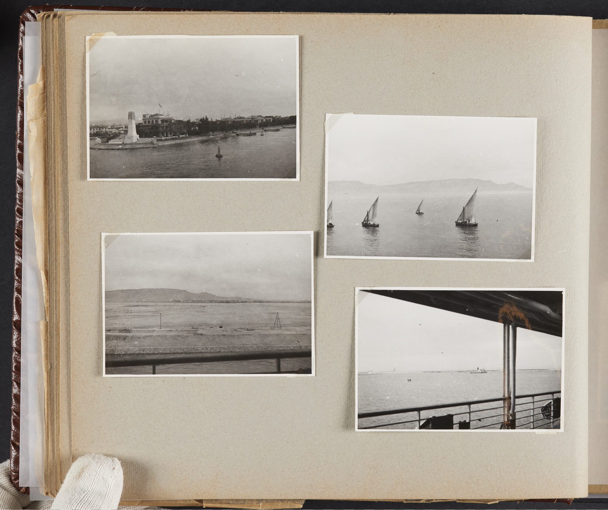 2019.0671; Fotoalbum van het echtpaar Jan van der Meer Mohr en Johanna van der Meer Mohr-van Ruler van hun reis op ms. Oranje van Tandjong Priok naar Amsterdam tussen 18 december 1953 en 7 januari 1954; fotoalbum