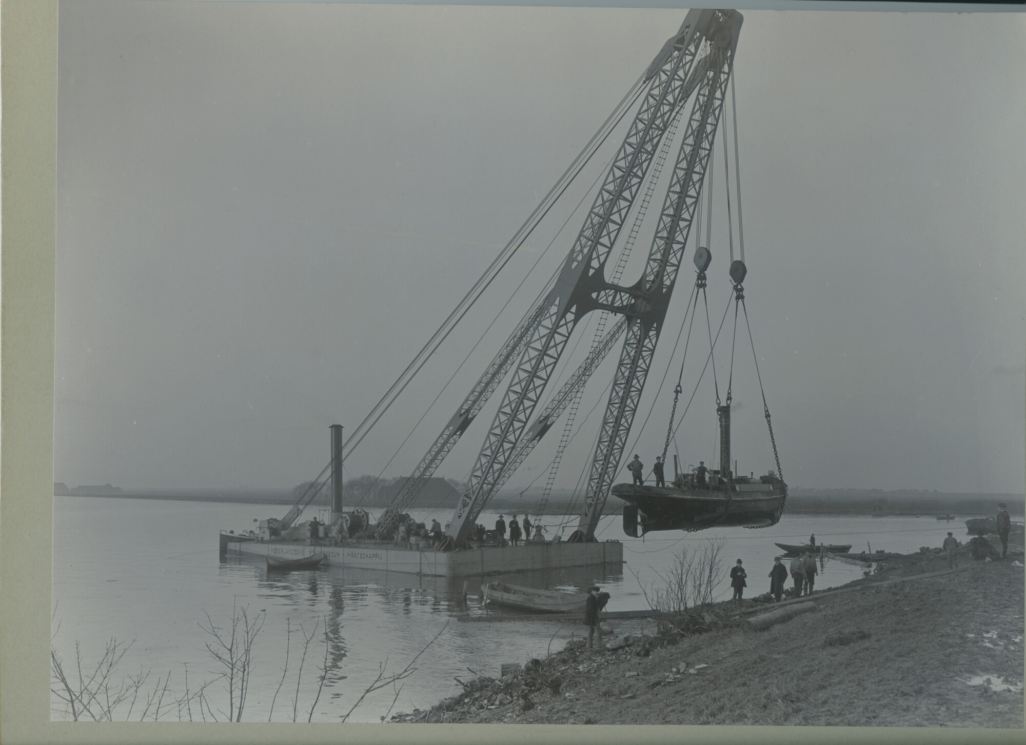 S.5444(0159); Drijvende bok gebouwd van de NSM; foto