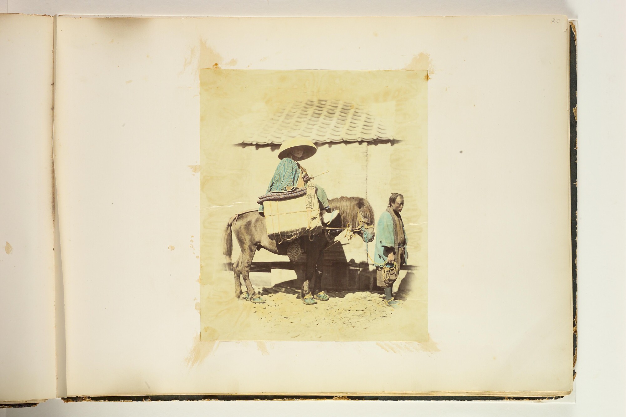 S.3628(04); 'Views of Japan': Album nr. 3 uit een serie van drie van de Nederlandse consul in Japan Dirk de Graeff van Polsbroek; fotoalbum