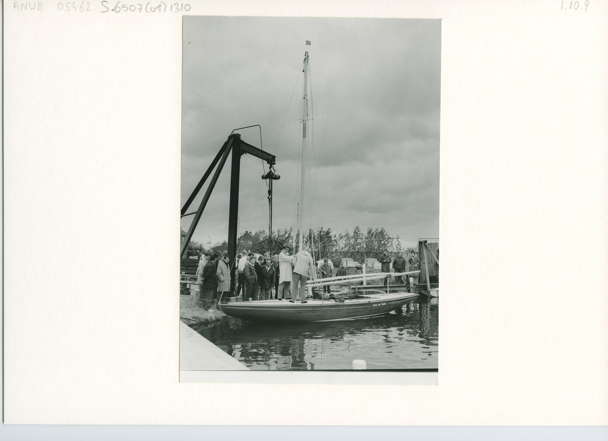 S.6507(01)1310; Foto van regenboogjacht nr. 96; foto