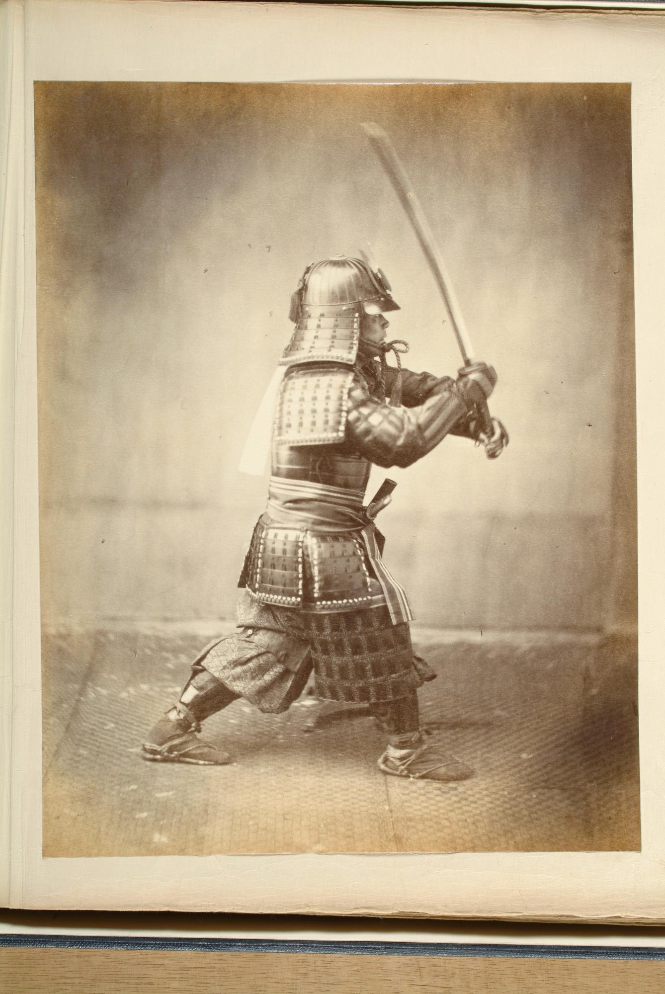 S.3628(02); Album nr. 1 uit een serie van drie van de Nederlandse consul in Japan Dirk de Graeff van Polsbroek; fotoalbum