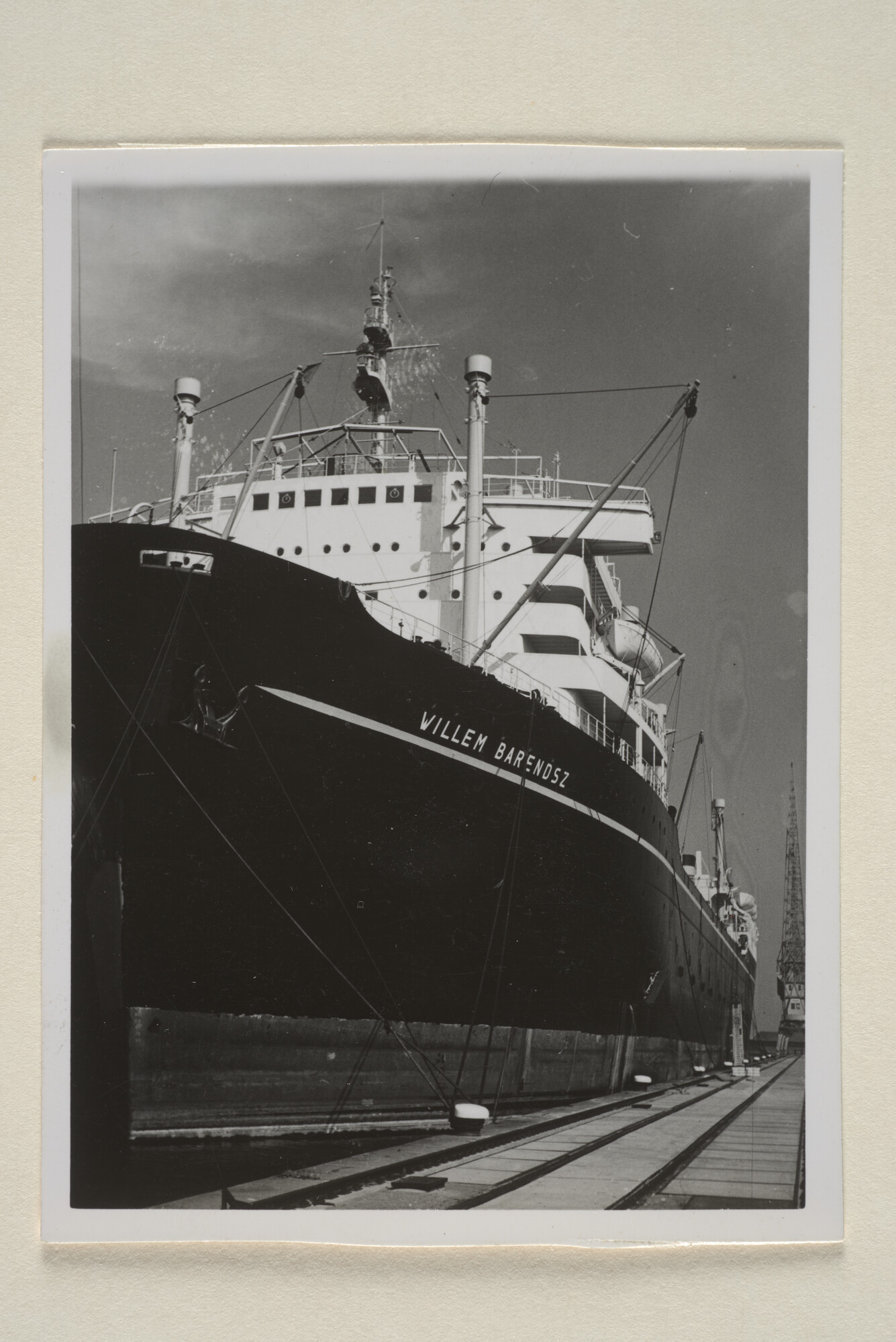 1996.4315; Foto's van het walvismoederschip ms. Willem Barendsz (II) met langszij ms. Bloemendael; fotoreportage