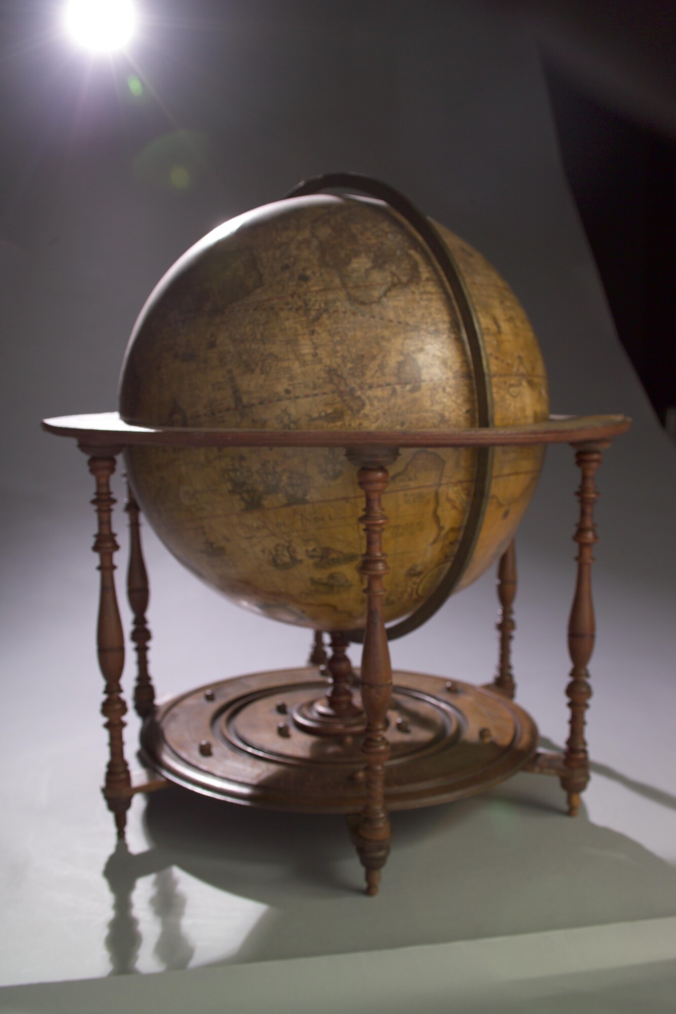 A.1140; Aardglobe van 52,5 cm doorsnede door Jacob Floris van Langren, 1589; globe
