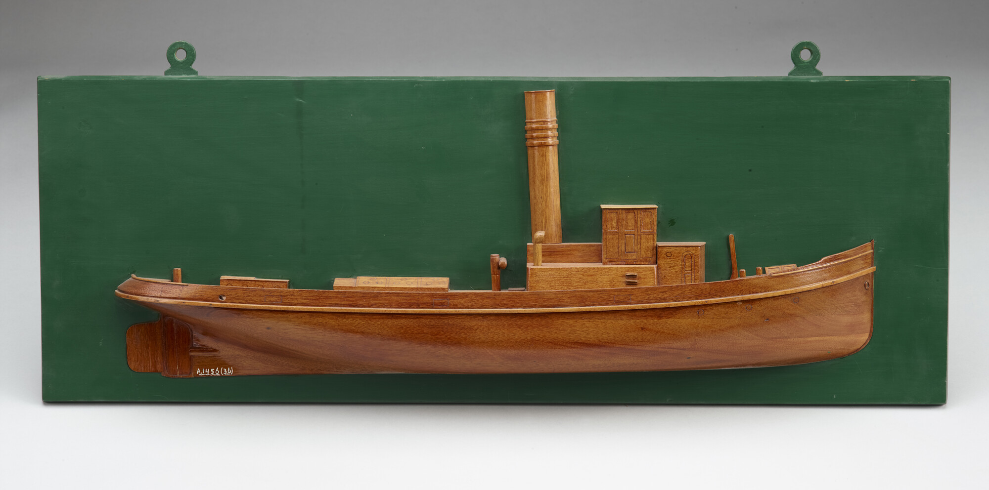 A.1456(36); Halfmodel van de sleepboten Maria Hendrika en Cor & Marie; scheepsmodel