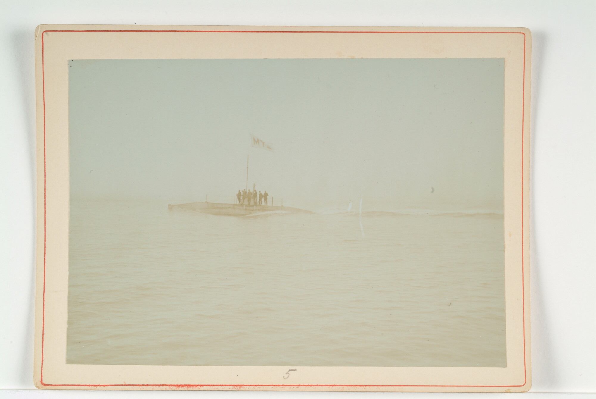 S.0613(05); De eerste Nederlandse onderzeeboot Luctor et Emergo, varend op de Schelde; foto