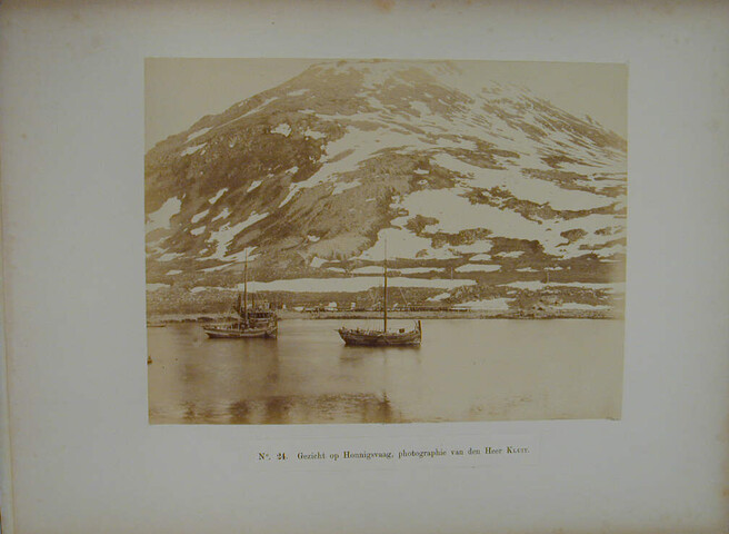 S.4764; Album met foto's van de Zesde Noordpoolexpeditie van de Willem Barents; fotoalbum