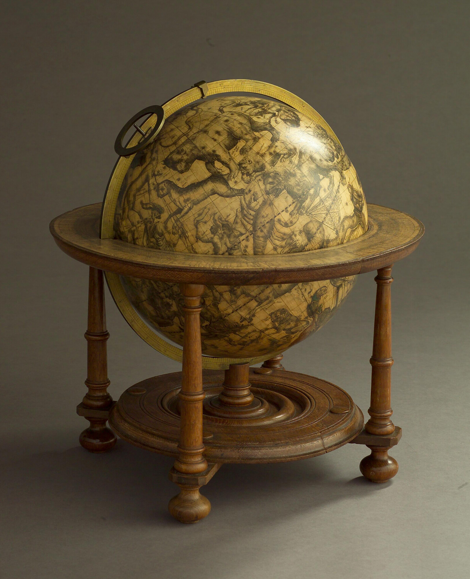 S.1985(02); Hemelglobe van 31 cm. in doorsnede door Gerard en Leonard Valk, 1700, in de uitgave van 1750; globe