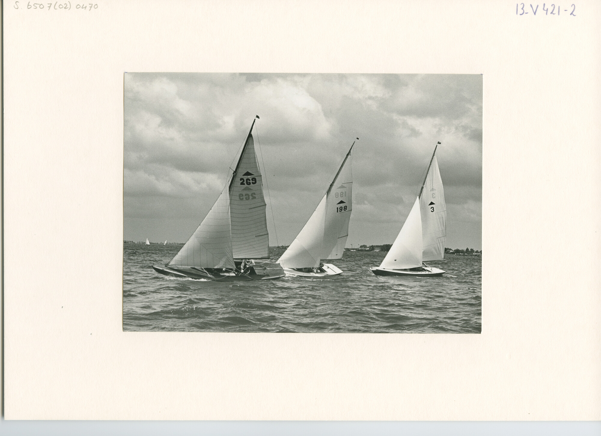 S.6507(02)0470.02; Zwart-wit foto van de Pampus-klasse tijdens Goudse Zeilweek en Braassemweek 1967; foto