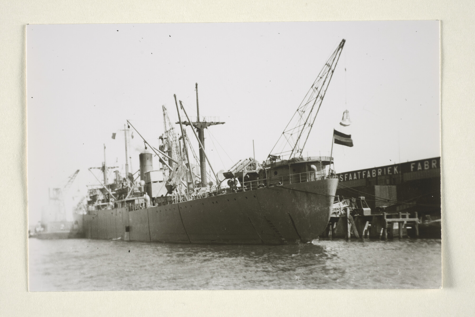 1997.4171; Het vrachtschip ss. Govert Flinck (ex- Ocean Athlete) eigendom van de [...]; foto