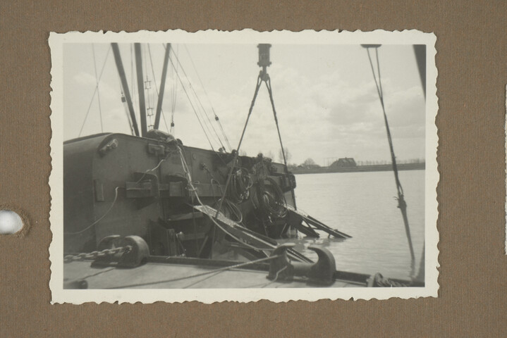 2001.1755; Omslag met vele foto's en knipsels van meest bergingsactiviteiten door Reederij v/h Gebroeders Goedkoop te Amsterdam in de periode 1929 / 1949; omslag
