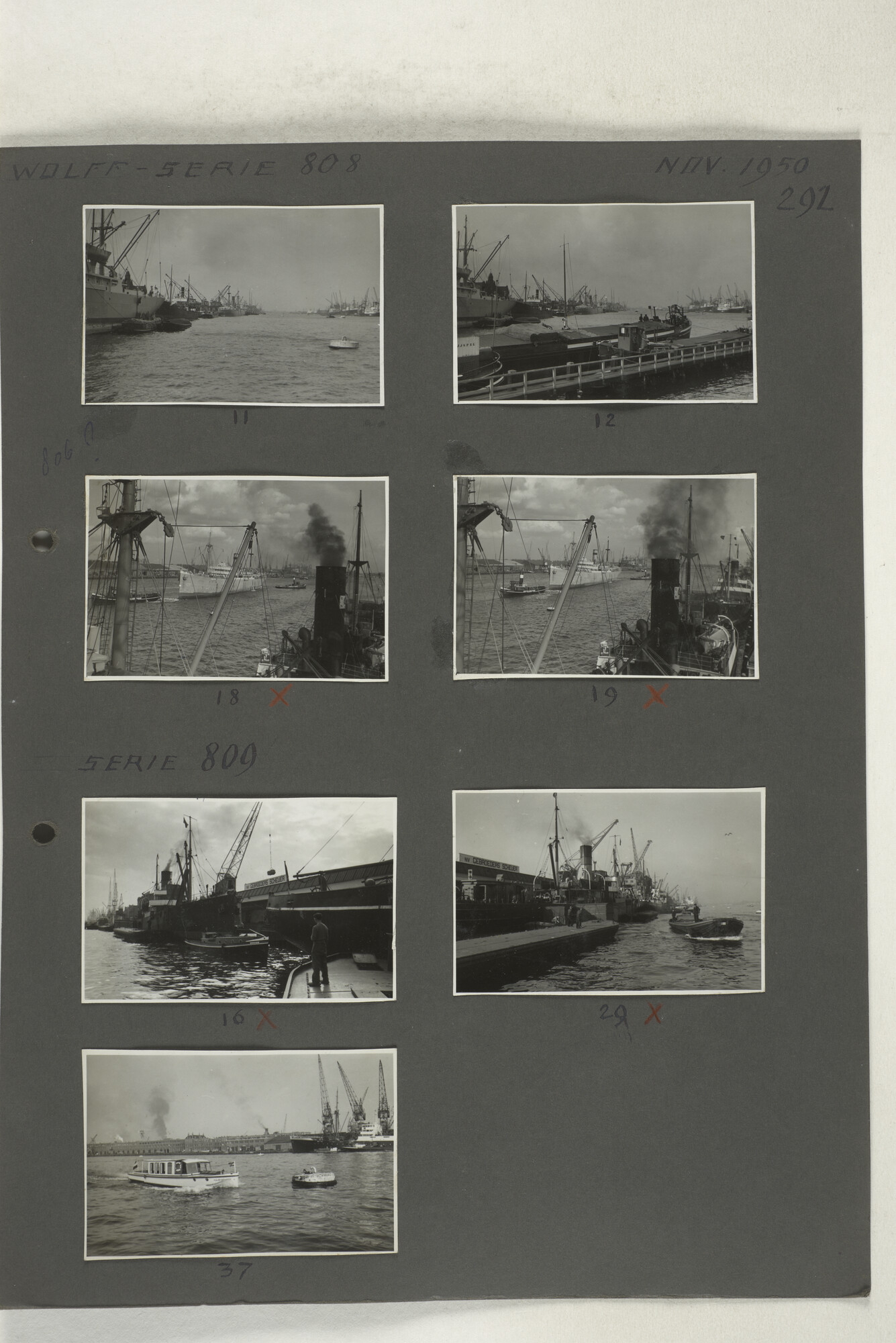 1998.2181; Omslag met een grote hoeveelheid proef foto's gemaakt in opdracht van de Gemeente Handelsinrichtingen en de Vereniging "de Amsterdamsche Haven" te Amsterdam.; omslag