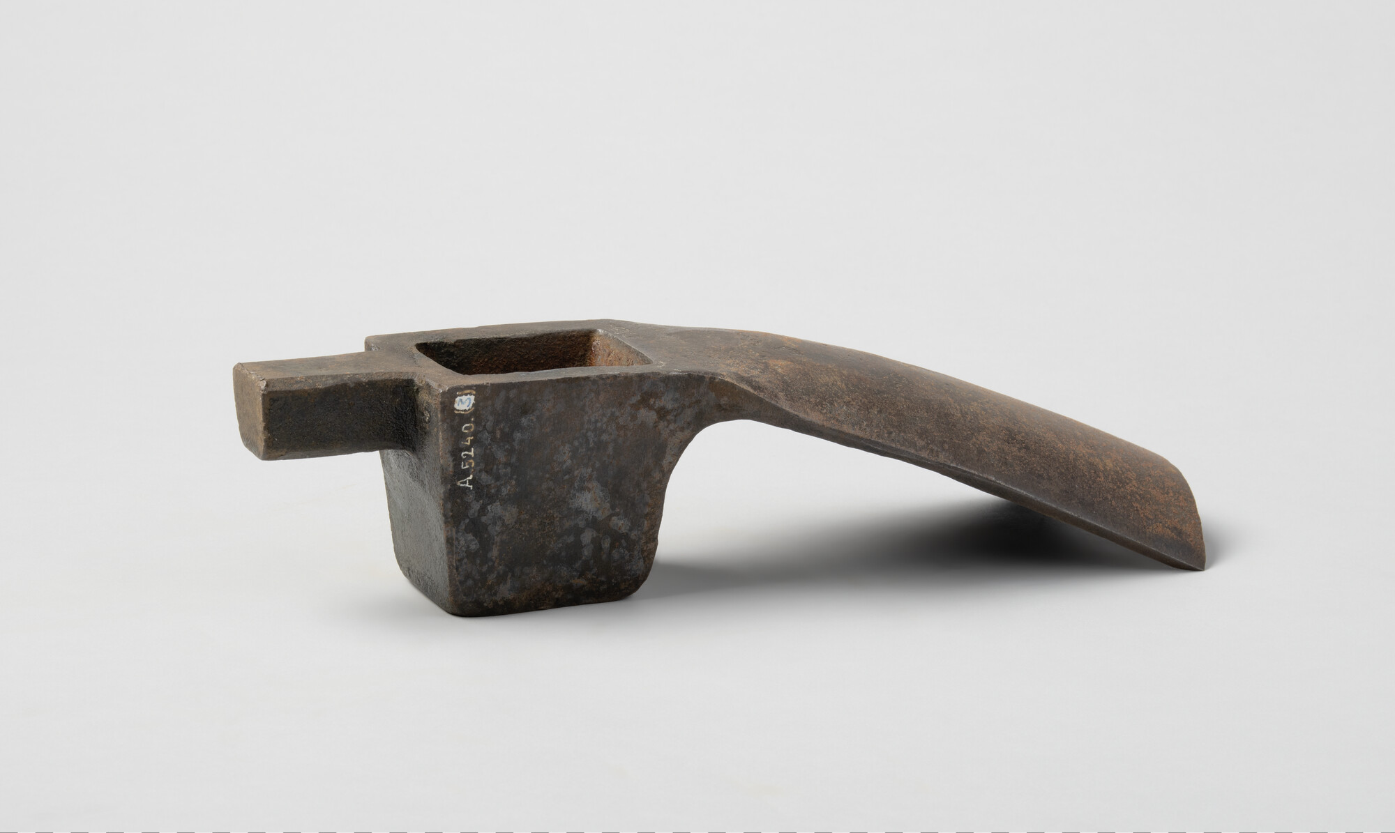 A.5240(03); Vlakke dissel. Zonder steel: gemerkt met No.1; dissel
