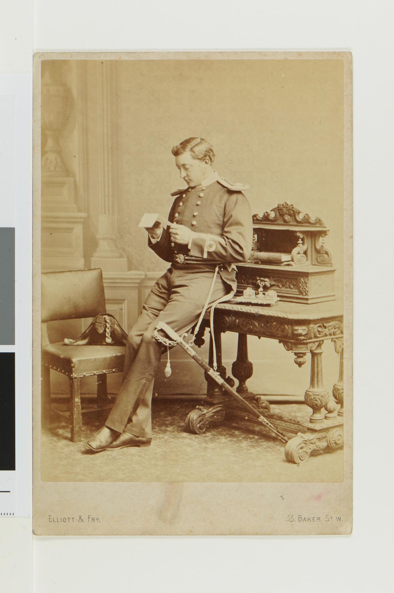 S.2956(06)03; Portretfoto van de Engelse zeeofficier Pirie; foto
