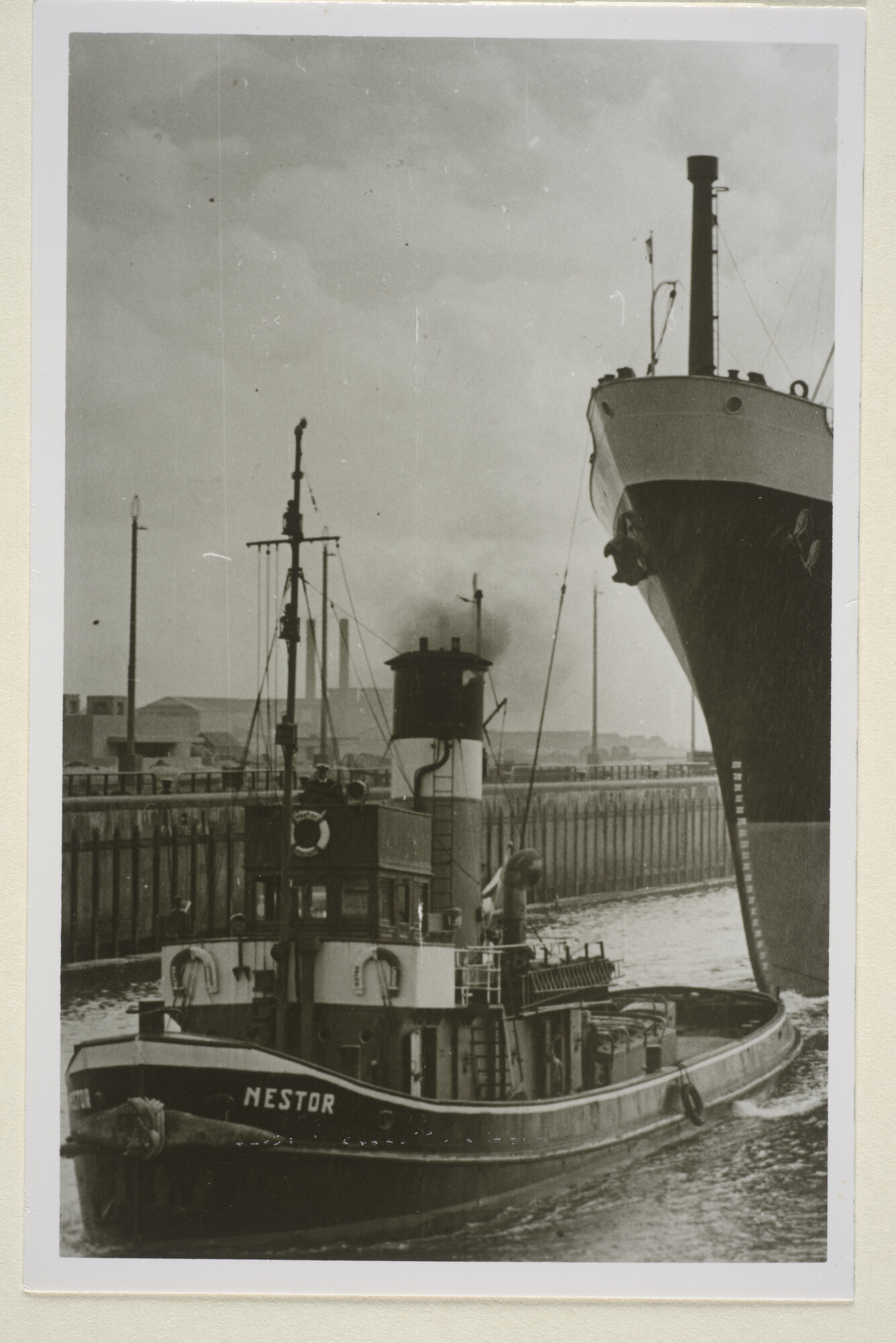 1995.5196; De stoomsleepboot 'Nestor' van NV; foto