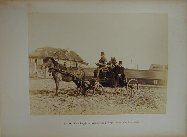 S.4764; Album met foto's van de Zesde Noordpoolexpeditie van de Willem Barents; fotoalbum