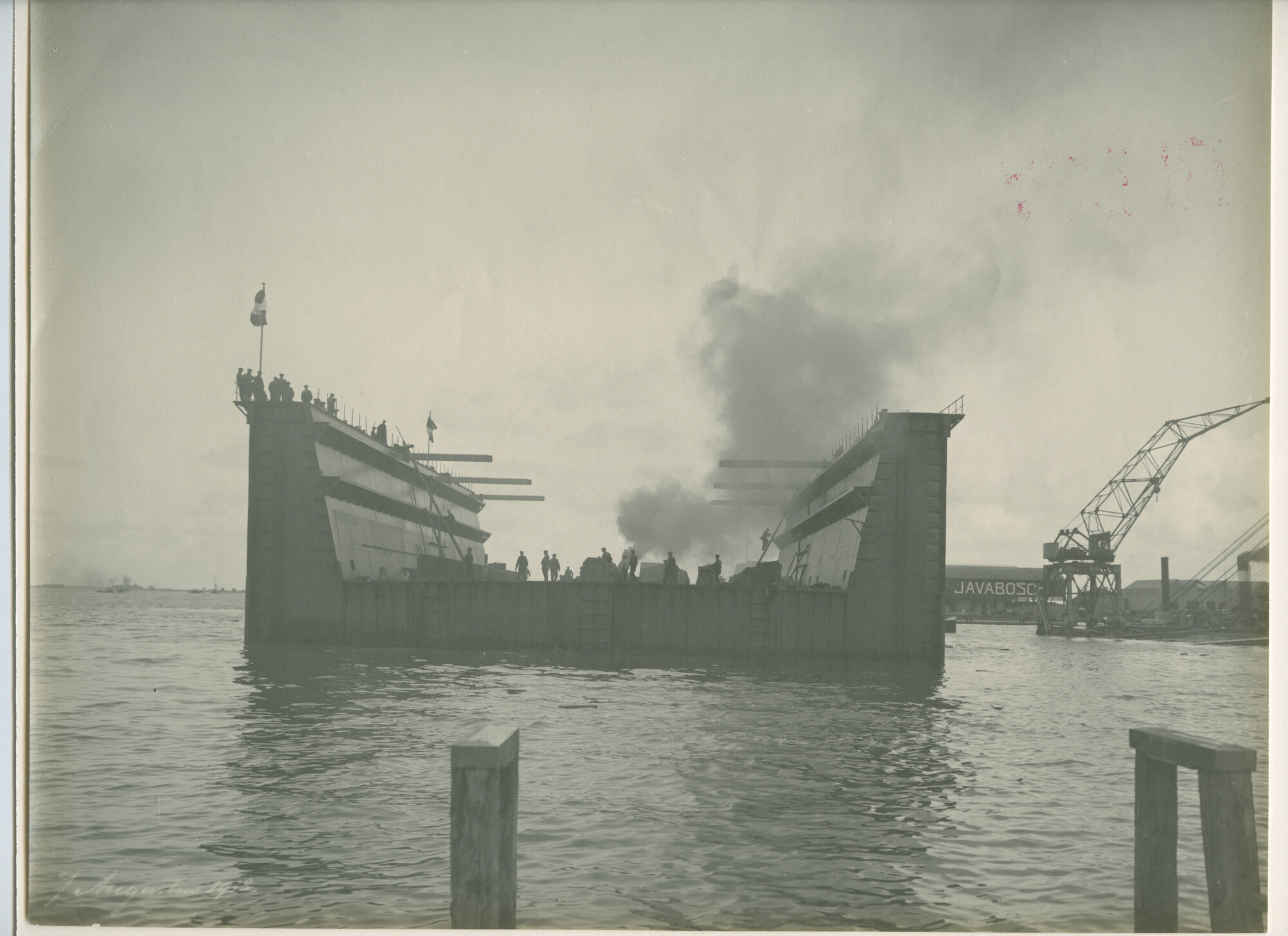 S.5444(0384)2; Foto van het droogdok (deel van het) Julianadok; foto