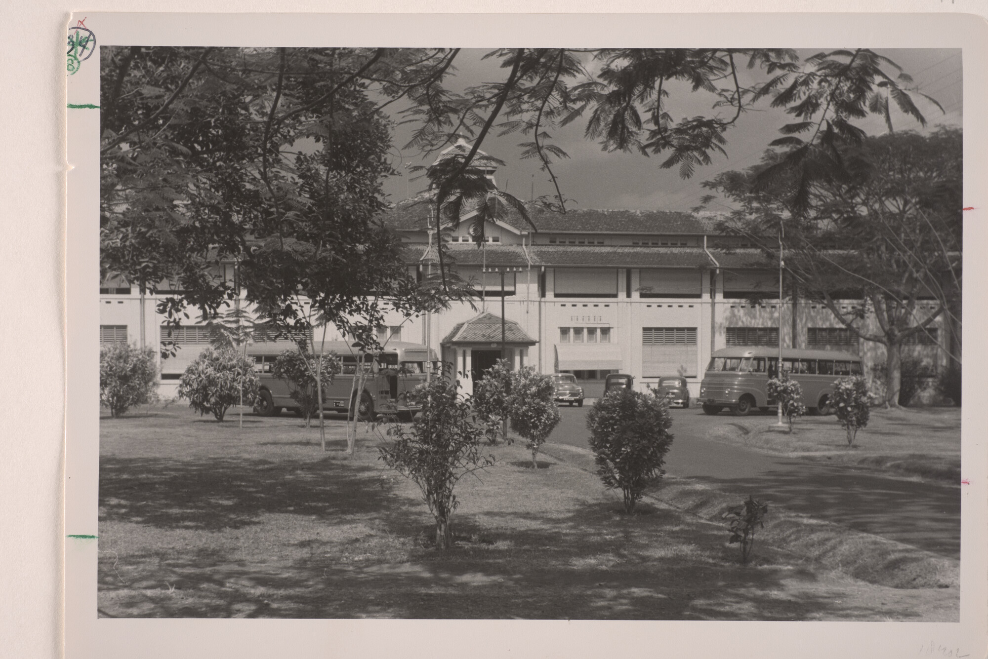 1994.5731; Foto's van het ziekenhuis 'Petamboeran' van de KPM; fotoreportage