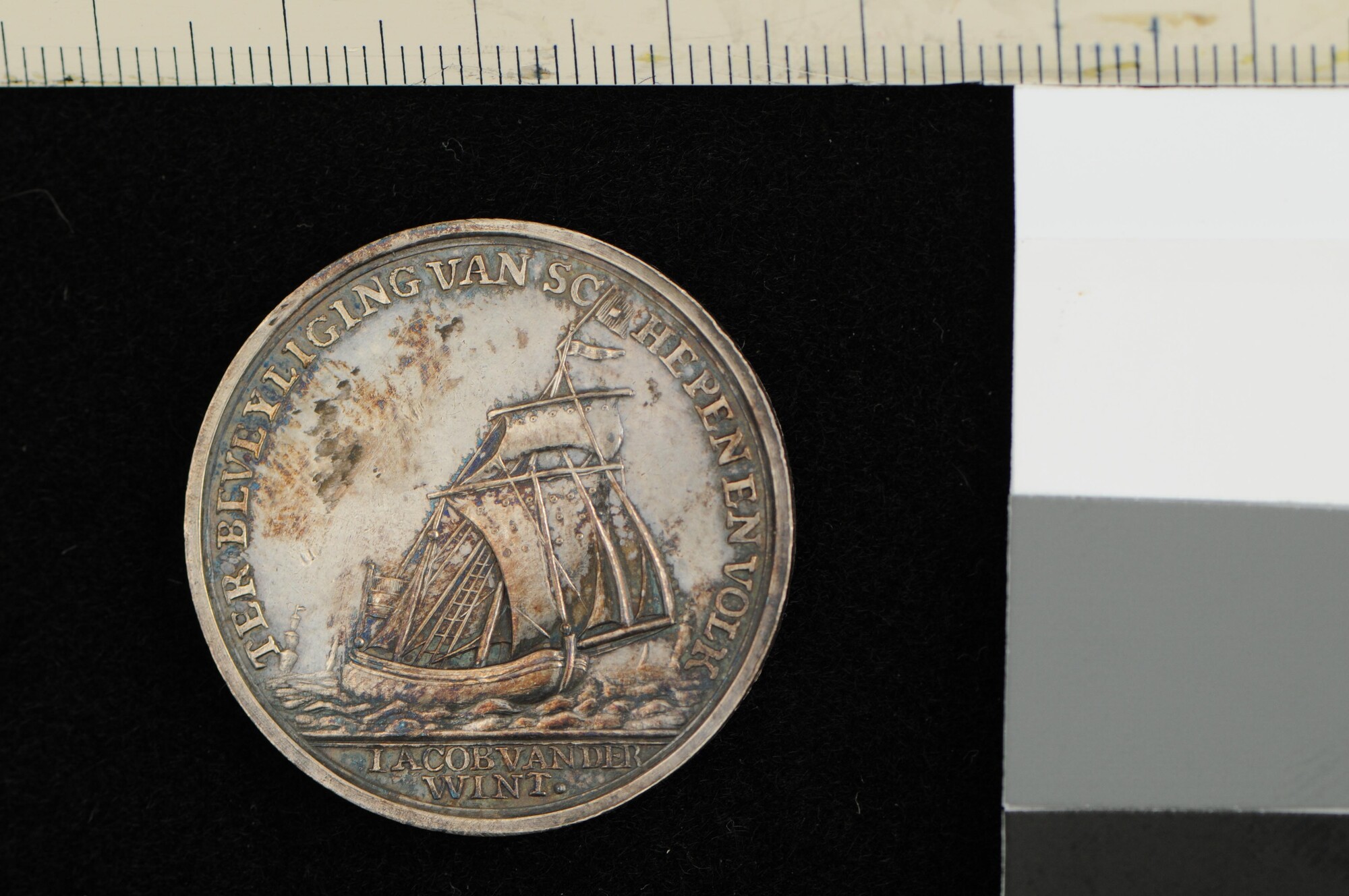 A.0015(12); Penning op het uitzeilen van  het adviesjacht van Jacob van der Wint, 1781; penning