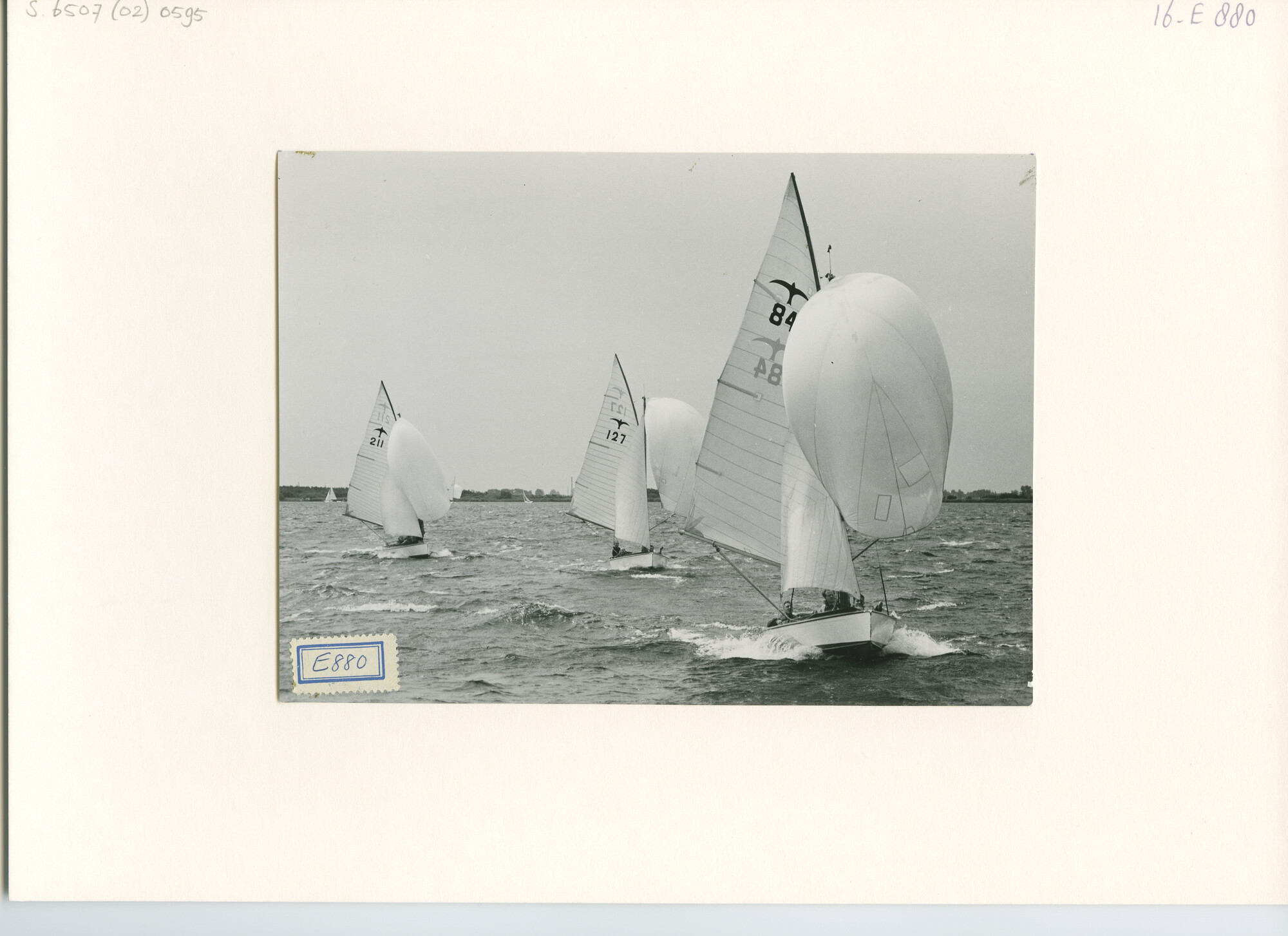 S.6507(02)0595.01; Zwart-wit foto van de Braassemweek, Kaagweek en Hollandweek I 1953: de Valkenklasse; foto
