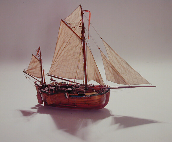 S.0892; Model van de Katwijker bom Hertog Hendrik; scheepsmodel