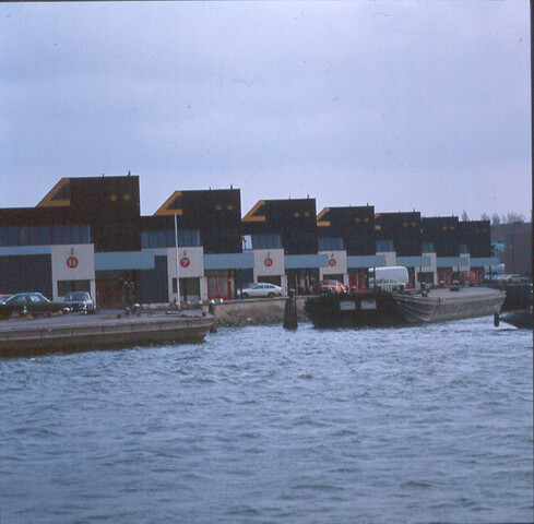 S.9100(8471); Havengezicht te Amsterdam (Mercuriushaven); diapositief