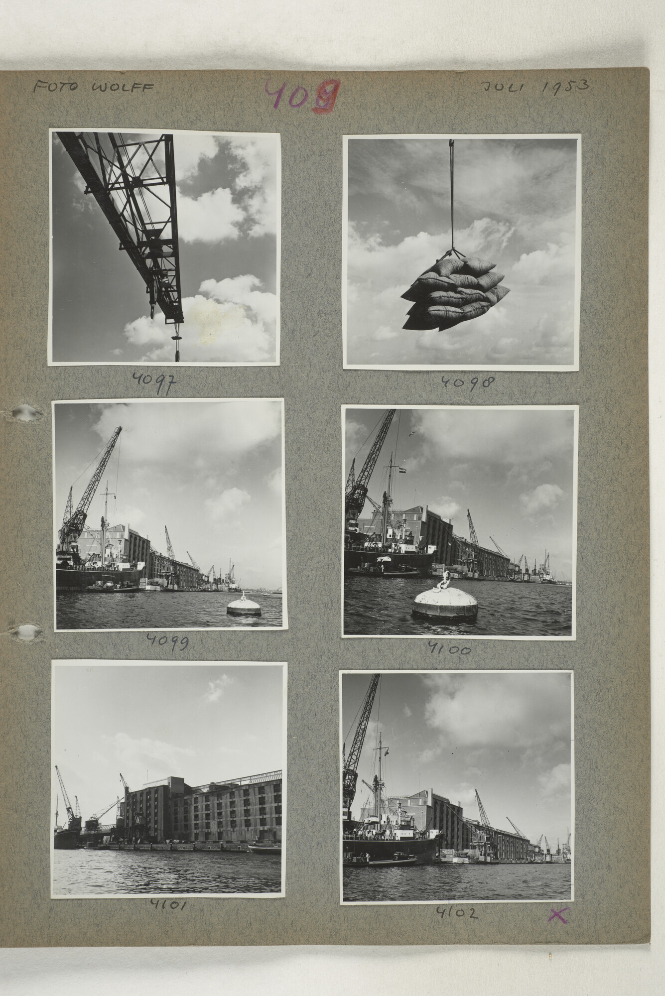 1998.2182; Omslag (voorheen ordner) met een grote hoeveelheid proef foto's van de haven en de stad van Amsterdam; omslag