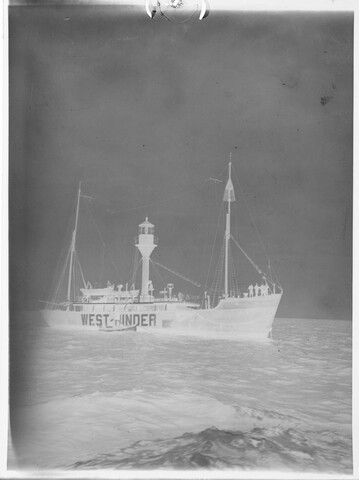 S.7143(1425)2b; Negatief van het lichtschip 'West-Hinder'; negatief