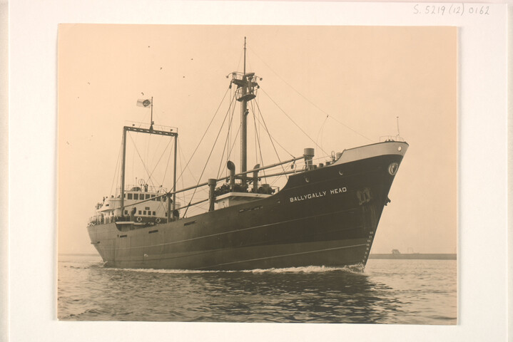 S.5219(12)0162; Foto's van de proeftocht van het Noord-Ierse vrachtschip ms. Balleygalley Head; fotoreportage