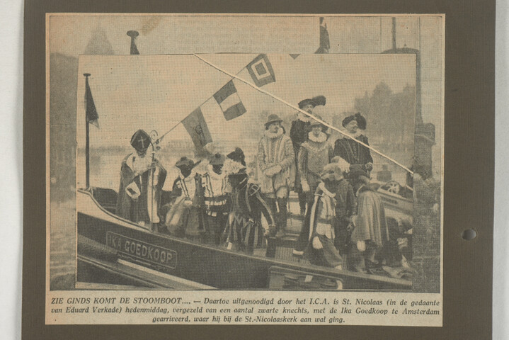 2001.1755; Omslag met vele foto's en knipsels van meest bergingsactiviteiten door Reederij v/h Gebroeders Goedkoop te Amsterdam in de periode 1929 / 1949; omslag
