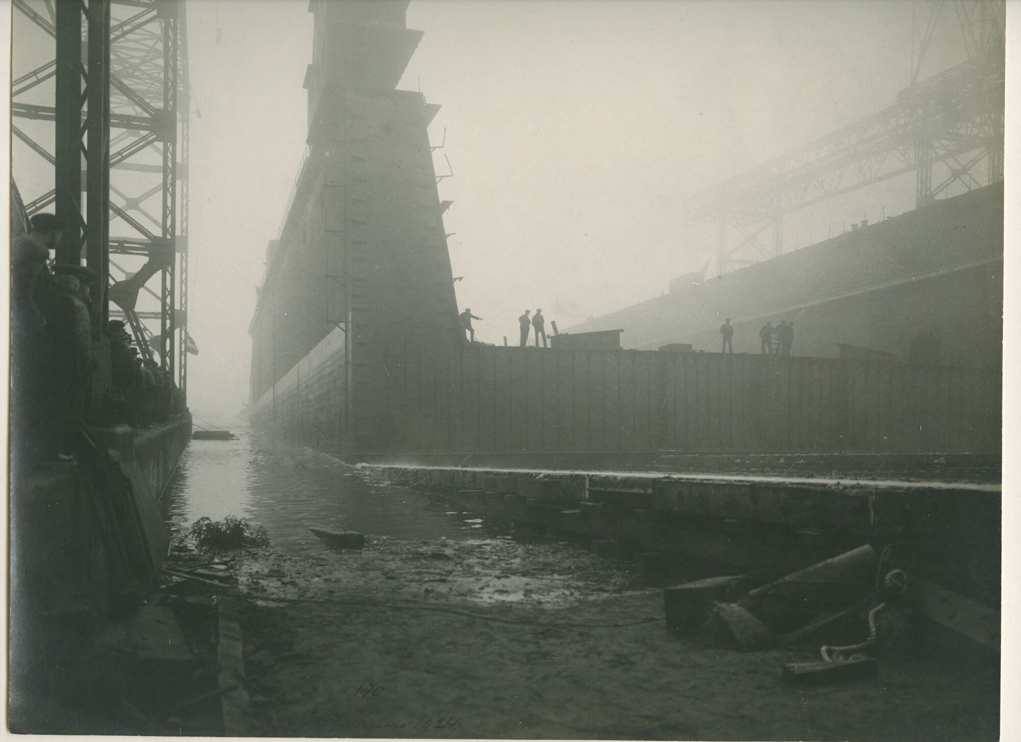 S.5444(0384)4; Foto van het droogdok (deel van het) Julianadok; foto