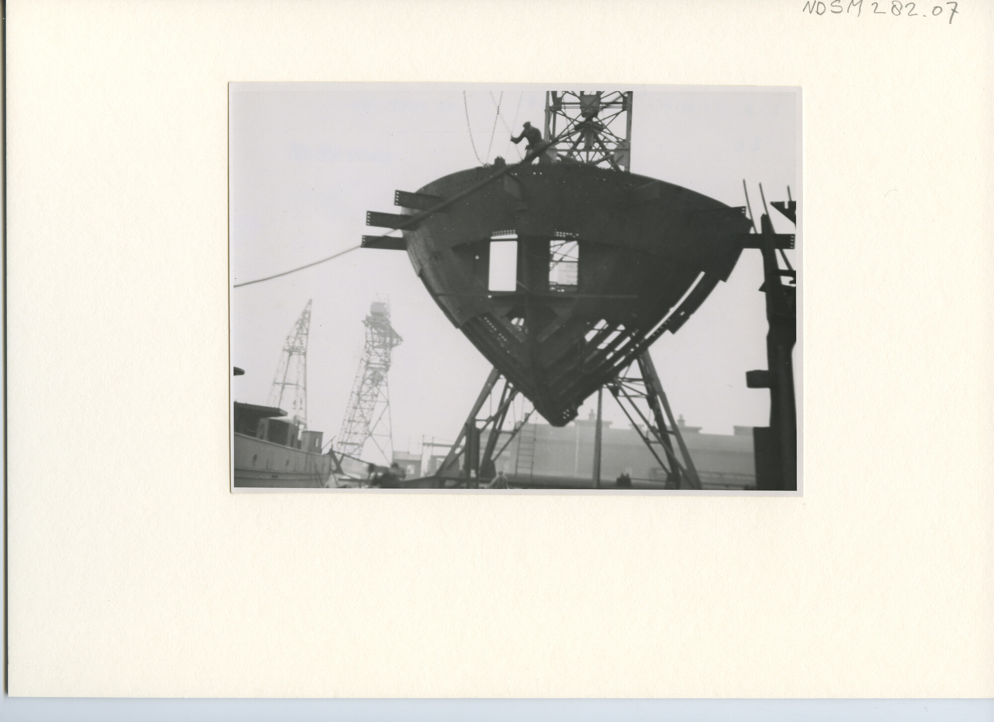 S.5444(1591); Foto van het vracht-passagiersschip ms. Tjikini van de JCJL; foto