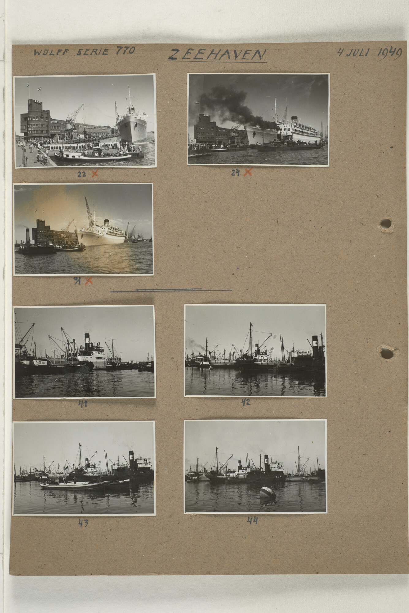 1998.2180; Omslag met een grote hoeveelheid proef foto's gemaakt in opdracht van de Gemeente Handelsinrichtingen in Amsterdam en de Koninklijke Hollandsche Lloyd te Amsterdam.; omslag